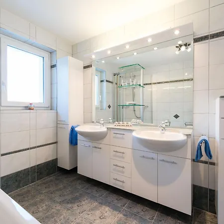 Piccolo By Interhome Chalé